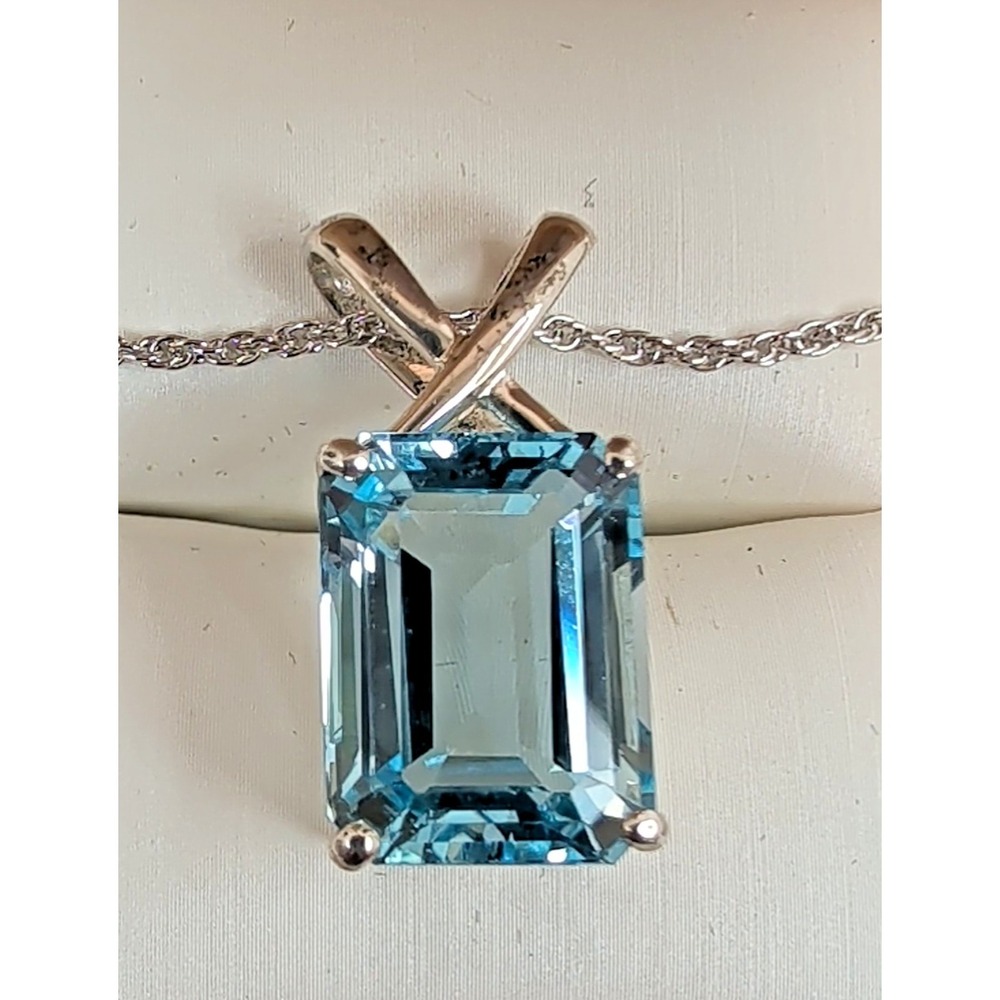 CNA 925 Sterling Silver Emerald Cut Blue Topaz Pendant Necklace Thailand
